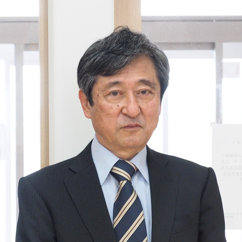 園長　岡本俊秀