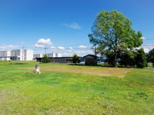 北西端から見た園庭